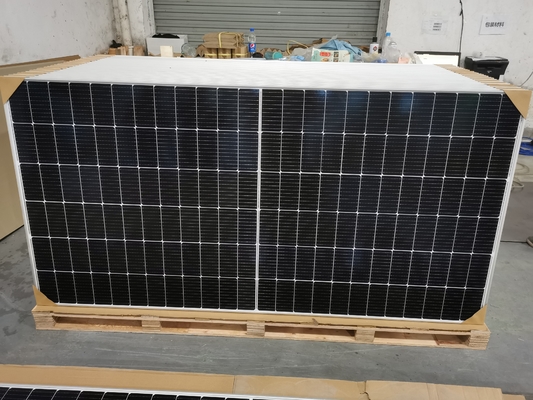 Moduł fotowoltaiczny Monokrystaliczny panel słoneczny z ogniwami krzemowymi 540W 550W