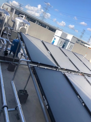 kupować Komercyjny system ogrzewania wody z panelem słonecznym o pojemności 5000 l w połączeniu z hybrydową pompą ciepła online manufacture